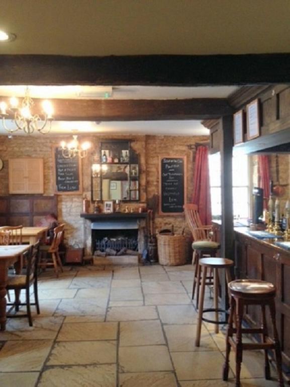 Bed and Breakfast The Royal Oak Burford Esterno foto